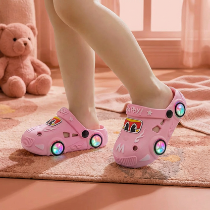 Claquettes enfant lumineuses avec motif voiture – sandales de bain avec semelle antidérapante